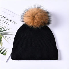 Women's wool hat with a pom-pom made of natural angora rabbit fur - Family Shopolf