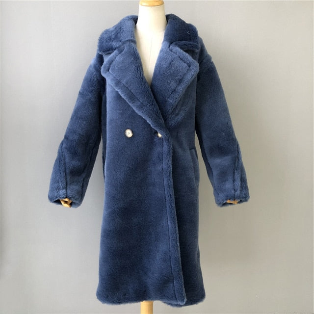 Women's coat made of 100% natural sheep wool